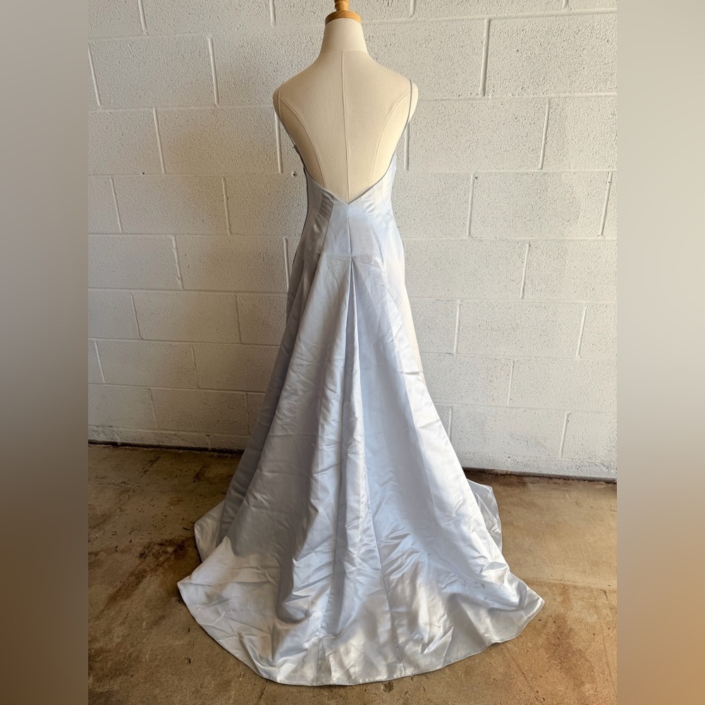 Bill Levkoff Classics Classic Light Blue Open Back Gown Formal Dress Size 4